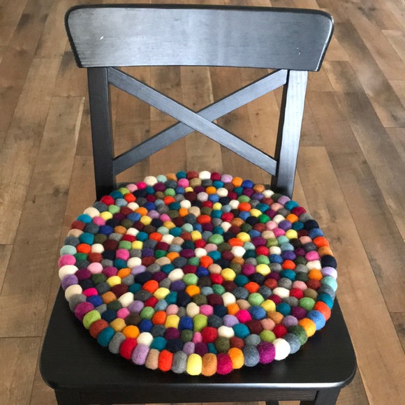 15.5” colorful Handmade Felt ball seat /plate mat - Picture 8 of 8